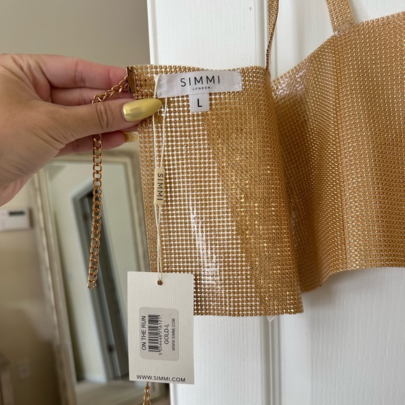 SIMMI Chain Mail Strappy Crop Top in Gold - Picture 7 of 7